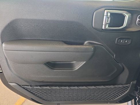 New 2025 Jeep Wrangler Unlimited Rubicon w/ Steel Bumper Group image 15