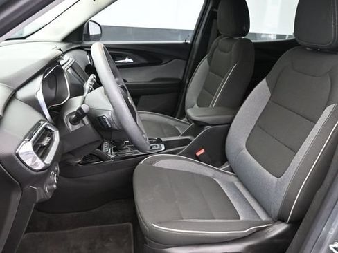 Used 2023 Chevrolet TrailBlazer LT FWD image 22