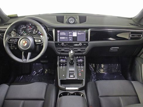 Certified 2026 Porsche Macan AWD/4WD image 20