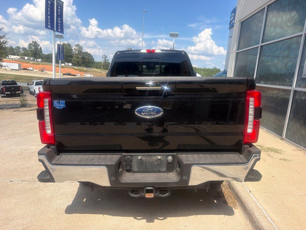 Used 2023 Ford F350 Lariat w/ Lariat Ultimate Package AWD/4WD image 6