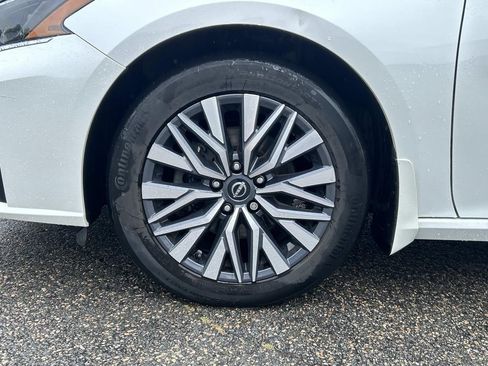 Certified 2023 Nissan Altima 2.5 SV AWD/4WD image 9