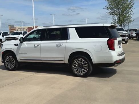 Certified 2023 GMC Yukon XL Denali Ultimate AWD/4WD image 7