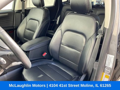 Used 2021 Ford Escape Titanium image 9