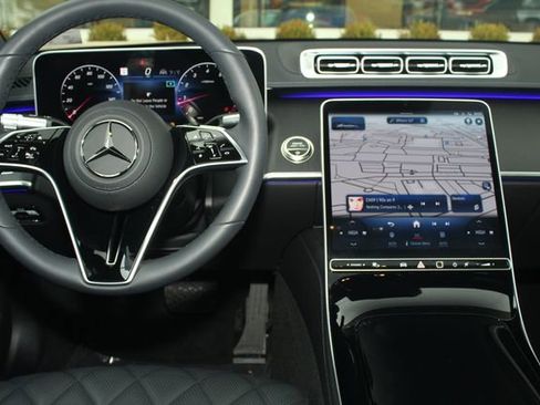 Used 2025 Mercedes-Benz S 580 4MATIC Sedan image 4