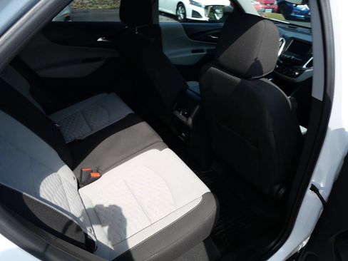 Used 2020 Chevrolet Equinox LS w/ LS Convenience Package AWD/4WD image 22