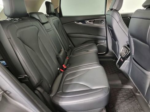 Used 2023 Lincoln Nautilus Reserve w/ Equipment Group 201A image 17