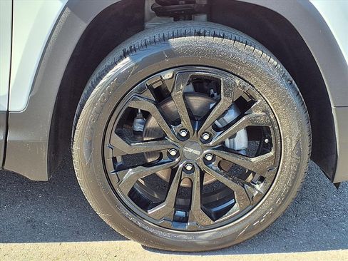 Used 2020 GMC Terrain SLE w/ Driver Convenience Package image 9