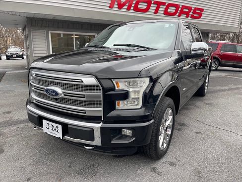 Used 2015 Ford F150 Platinum w/ Equipment Group 701A Luxury image 3