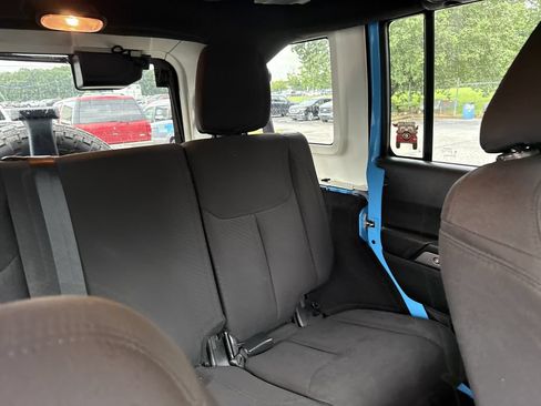 Used 2018 Jeep Wrangler Unlimited Sport S AWD/4WD image 7