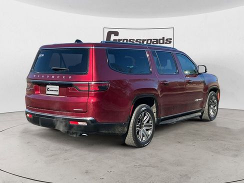 Used 2024 Jeep Wagoneer L Series II w/ Flexible Seating Group AWD/4WD image 5