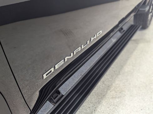 Used 2024 GMC Sierra 3500 Denali w/ Denali Reserve Package image 10