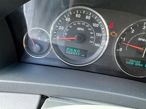 Used 2007 Jeep Grand Cherokee Limited w/ Trailer Tow Group IV AWD/4WD image 16