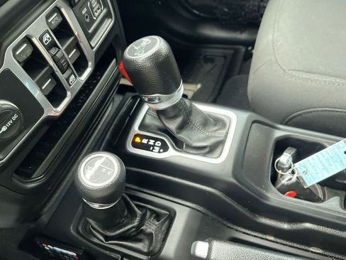 Used 2018 Jeep Wrangler Unlimited Sport S AWD/4WD image 19