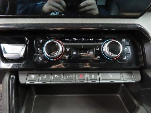 Used 2024 GMC Sierra 2500 AT4 w/ AT4 Preferred Package image 50