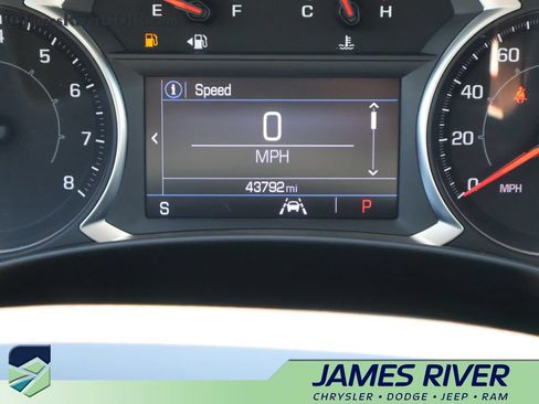 Used 2024 GMC Terrain SLE FWD image 28