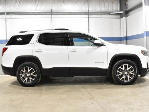 Used 2023 GMC Acadia SLE w/ Driver Convenience Package image 30