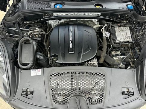 Used 2020 Porsche Macan AWD/4WD image 12