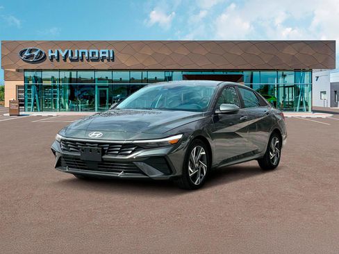 Used 2025 Hyundai Elantra Limited FWD image 1