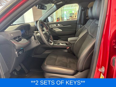 Used 2025 Ford Explorer ST AWD/4WD image 13