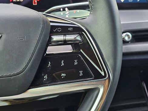 Used 2026 Cadillac Vistiq Premium Luxury AWD/4WD image 30