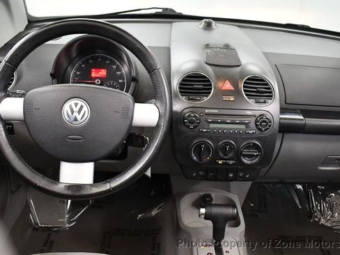 Used 2006 Volkswagen Beetle Convertible w/ Package 2 FWD image 23