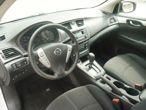 Used 2017 Nissan Sentra S image 27
