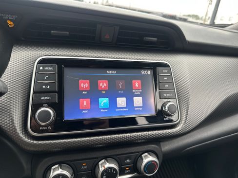 Used 2018 Nissan Kicks S FWD image 14