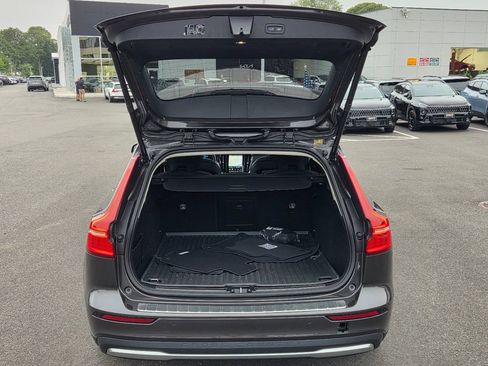 Used 2024 Volvo V60 B5 Cross Country Ultimate AWD/4WD image 33