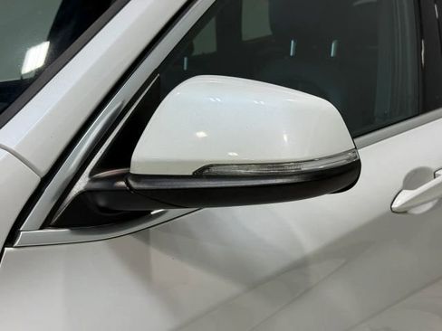 Used 2021 BMW X1 xDrive28i w/ Premium Package image 10