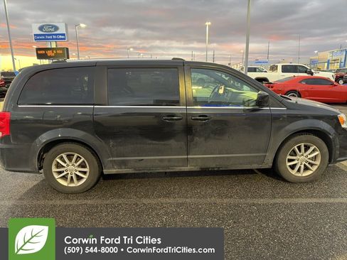 Used 2018 Dodge Grand Caravan SXT image 10