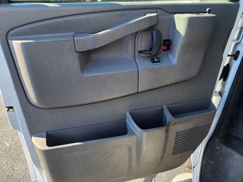 Used 2024 Chevrolet Express 2500 w/ Driver Convenience Package image 23