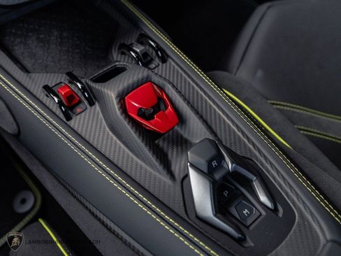 Used 2025 Lamborghini Revuelto AWD/4WD image 13
