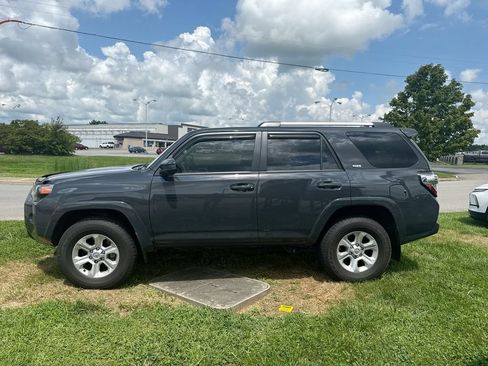 Used 2024 Toyota 4Runner SR5 AWD/4WD image 11