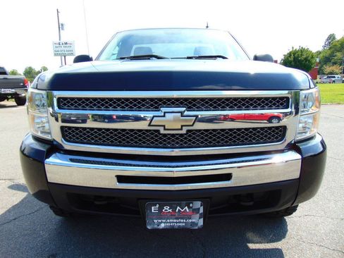 Used 2010 Chevrolet Silverado 1500 LT w/ Interior Plus Package AWD/4WD image 3