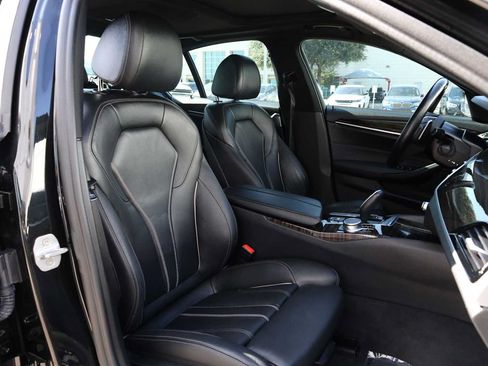 Used 2019 BMW 530e w/ Convenience Package RWD image 28