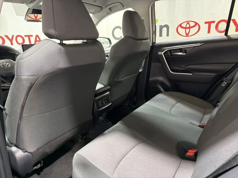 Used 2025 Toyota RAV4 XLE image 17