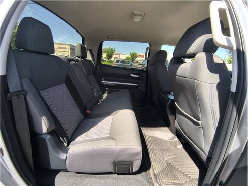 Used 2015 Toyota Tundra SR5 w/ TRD Off Road Package AWD/4WD image 14