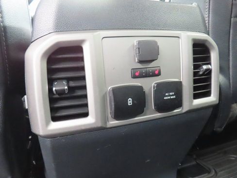 Used 2022 Ford F250 Lariat w/ Lariat Ultimate Package AWD/4WD image 11
