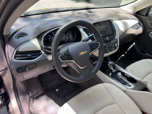 Used 2024 Chevrolet Malibu LT image 29
