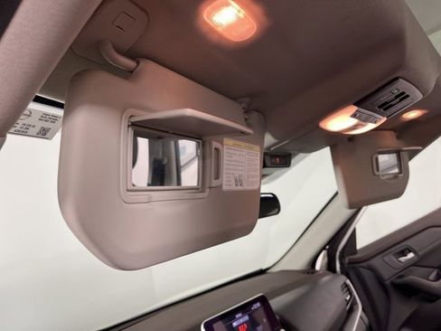 Used 2023 Nissan Rogue SV w/ SV Premium Package image 37