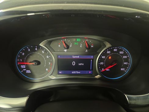 Used 2022 Chevrolet Traverse LT FWD image 18