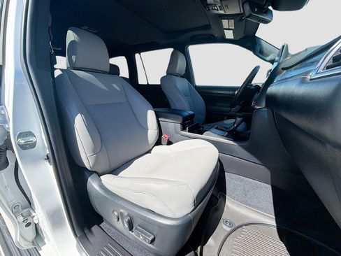 Used 2023 Lexus GX 460 w/ Black Line Special Edition image 14