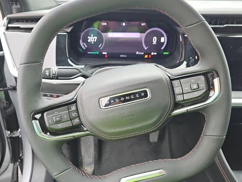 Used 2024 Jeep Wagoneer Launch Edition image 8