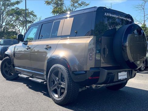 Certified 2026 Land Rover Defender 110 X-Dynamic SE AWD/4WD image 3