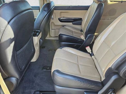 Used 2018 Kia Sedona EX image 15