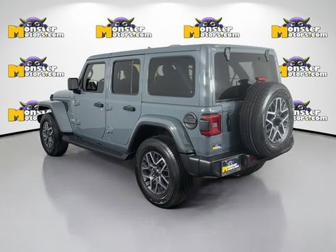 Used 2024 Jeep Wrangler Unlimited Sahara w/ Technology Group AWD/4WD image 7