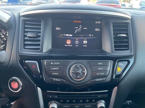 Used 2017 Nissan Pathfinder S image 39