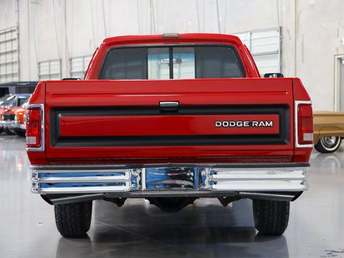 Used 1992 Dodge D/W Truck 150 RWD image 7