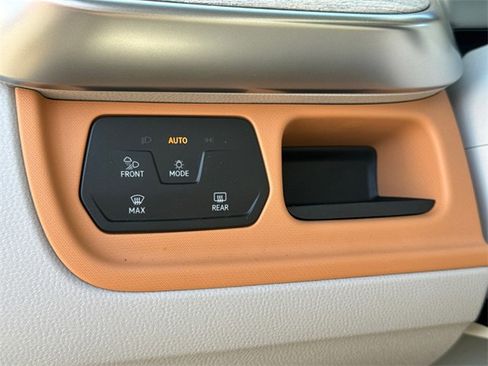 New 2025 Volkswagen ID. Buzz 1st Edition image 39