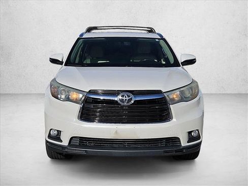Used 2015 Toyota Highlander XLE image 2